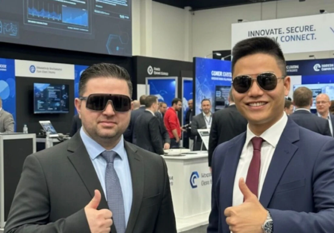 Ivan and Huu from CyberNIQ at an industry expo